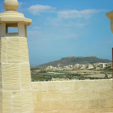 Ta' Sant' Antnin * Gharb (Gozo)
