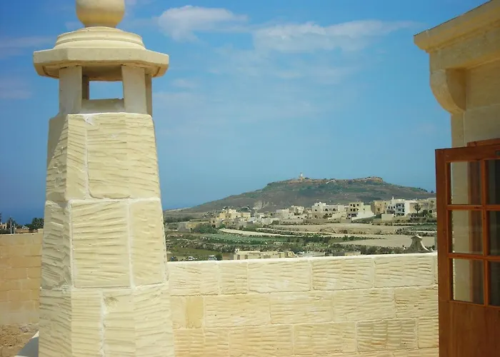 Charming In * Għarb